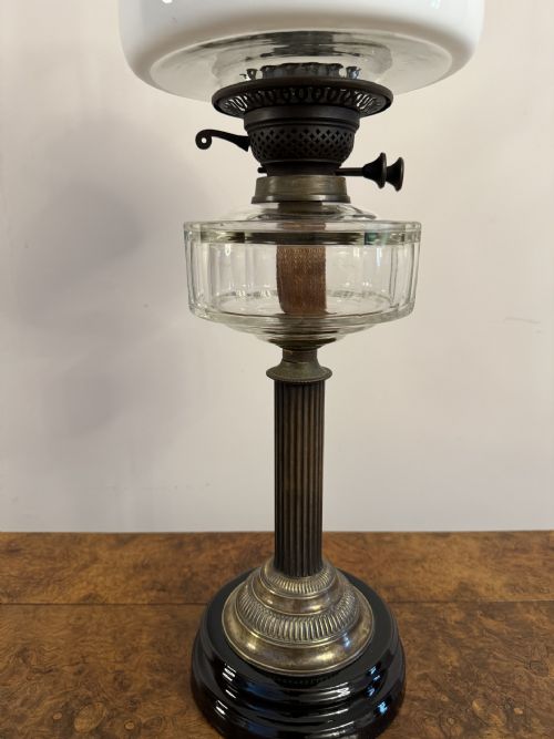 WONDERFUL QUALITY ANTIQUE VICTORIAN OIL LAMP - ADDITIONAL PHOTO 1
