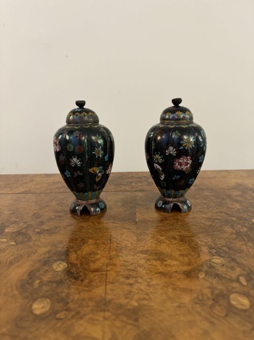 LOVELY PAIR OF ANTIQUE CLOISONNE LIDDED VASES - ADDITIONAL PHOTO 4
