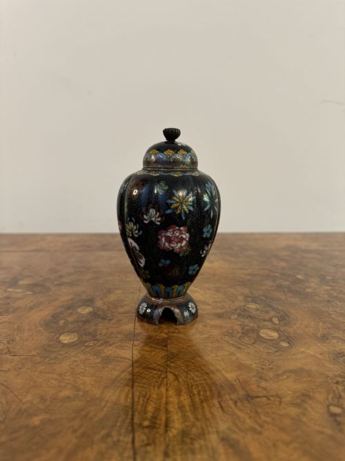 LOVELY PAIR OF ANTIQUE CLOISONNE LIDDED VASES - ADDITIONAL PHOTO 2