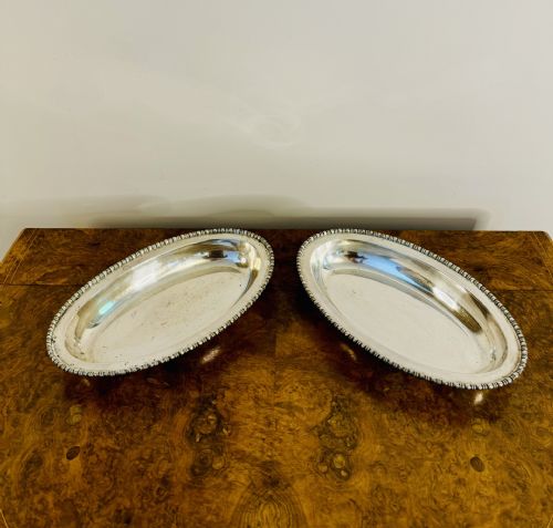 STUNNING PAIR OF ANTIQUE EDWARDIAN SILVER PLATED SERVING DISHES - ADDITIONAL PHOTO 3