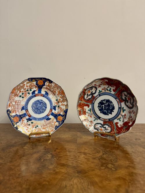 UNUSUAL COLLECTION OF FIVE ANTIQUE JAPANESE IMARI PLATES - ADDITIONAL PHOTO 5