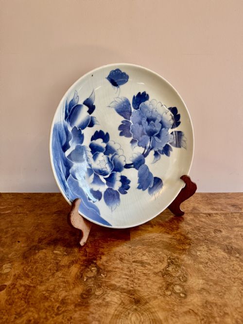 PRETTY ANTIQUE BLUE AND WHITE LARGE JAPANESE IMARI PLATE - ADDITIONAL PHOTO 1