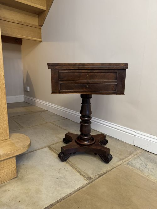 Quality Antique Victorian Mahogany Freestanding Games Table