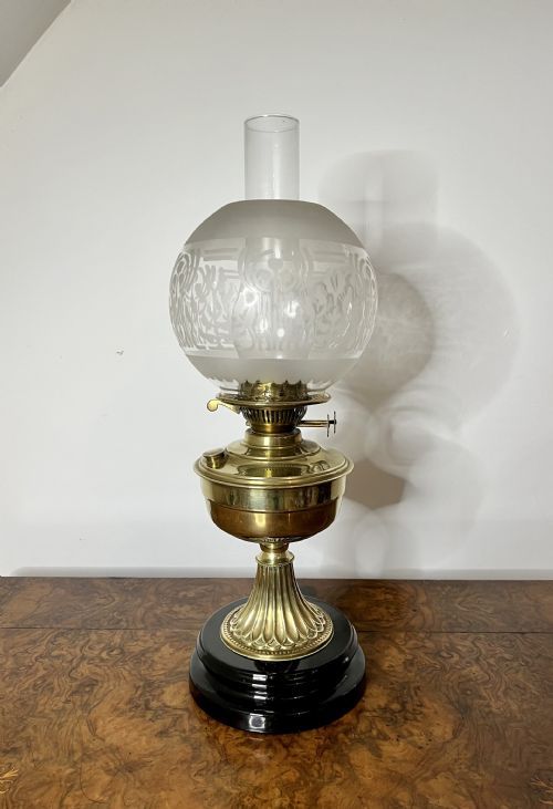 Lovely Quality Antique Victorian Brass Oil Lamp