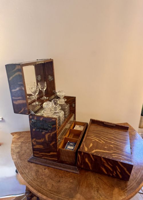 OUTSTANDING QUALITY ANTIQUE VICTORIAN OAK DECANTER AND GAMES BOX - ADDITIONAL PHOTO 7