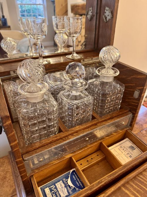 OUTSTANDING QUALITY ANTIQUE VICTORIAN OAK DECANTER AND GAMES BOX - ADDITIONAL PHOTO 9