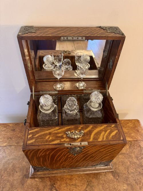 OUTSTANDING QUALITY ANTIQUE VICTORIAN OAK DECANTER AND GAMES BOX - ADDITIONAL PHOTO 13