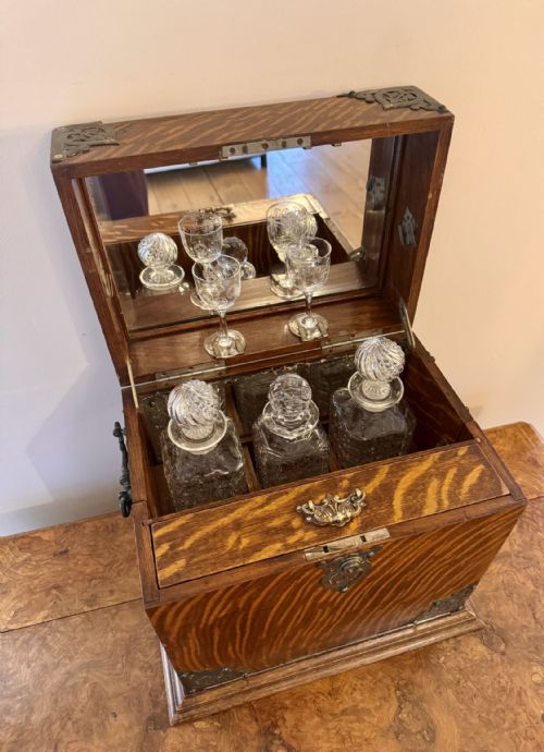 OUTSTANDING QUALITY ANTIQUE VICTORIAN OAK DECANTER AND GAMES BOX - ADDITIONAL PHOTO 14