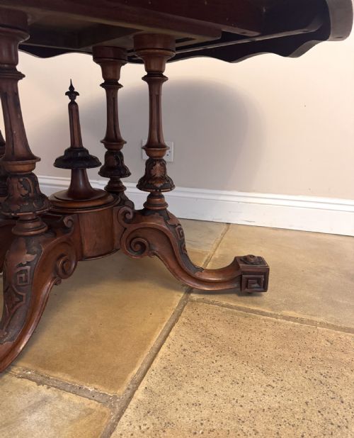 FINE QUALITY ANTIQUE VICTORIAN BURR WALNUT LOO TABLE - ADDITIONAL PHOTO 1