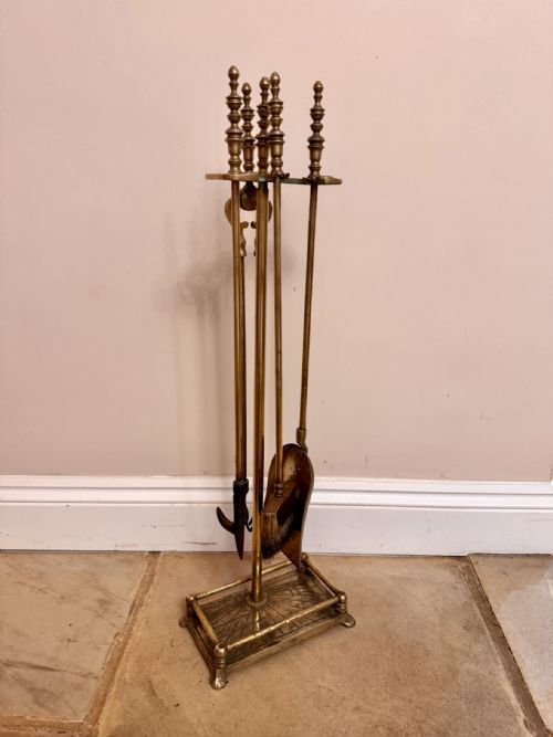 QUALITY ANTIQUE EDWARDIAN BRASS COMPANION SET - ADDITIONAL PHOTO 2