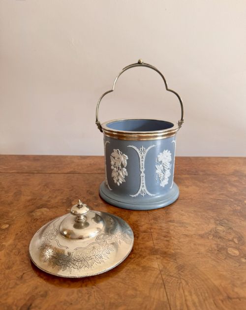 QUALITY ANTIQUE VICTORIAN JASPERWARE BISCUIT BARREL - ADDITIONAL PHOTO 1