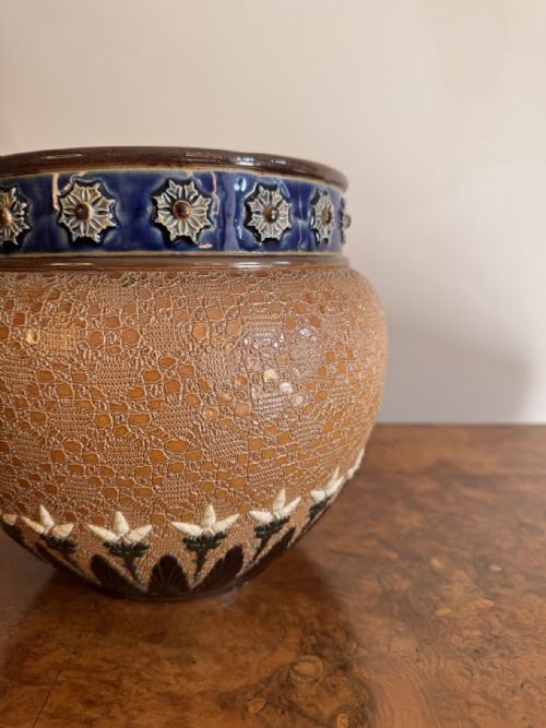 FINE QUALITY ANTIQUE VICTORIAN DOULTON LAMBETH JARDINIERE - ADDITIONAL PHOTO 2