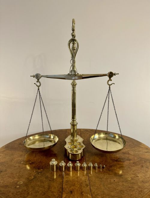 LARGE PAIR OF QUALITY ANTIQUE VICTORIAN BRASS BEAM SCALES AND WEIGHTS