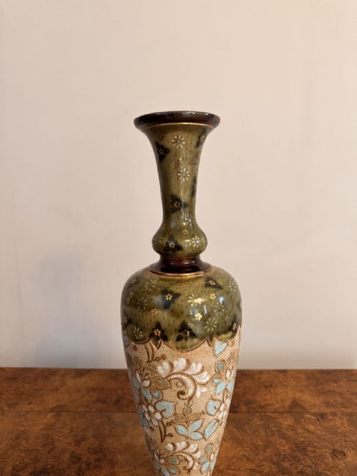 ELEGANT QUALITY PAIR OF ANTIQUE DOULTON LAMBETH VASES - ADDITIONAL PHOTO 3