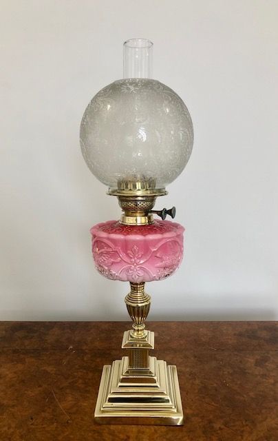 Superb Quality Antique Victorian Oil Lamp