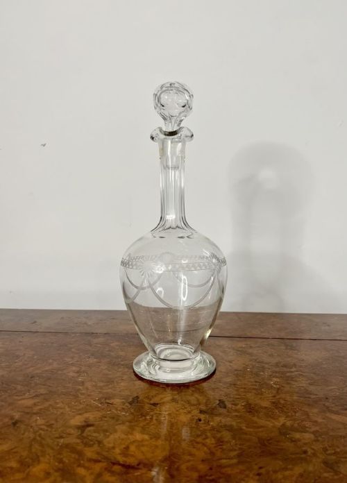 FINE QUALITY ANTIQUE VICTORIAN DECANTER