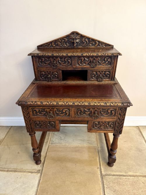 FINE QUALITY ANTIQUE VICTORIAN CARVED OAK WRITING DESK - ADDITIONAL PHOTO 1