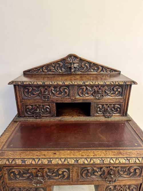 FINE QUALITY ANTIQUE VICTORIAN CARVED OAK WRITING DESK - ADDITIONAL PHOTO 4