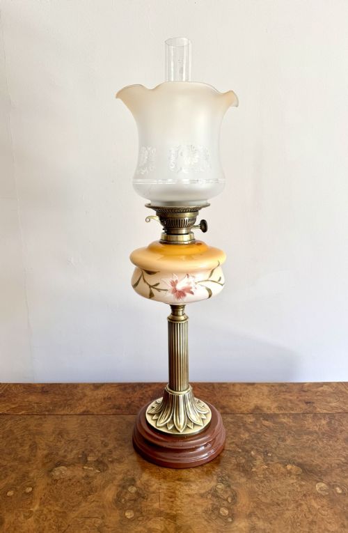 Attractive Antique Edwardian Quality Brass Oil Lamp