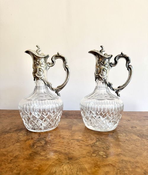 FANTASTIC QUALITY PAIR OF ANTIQUE EDWARDIAN SILVER PLATED CLARET JUGS - ADDITIONAL PHOTO 2