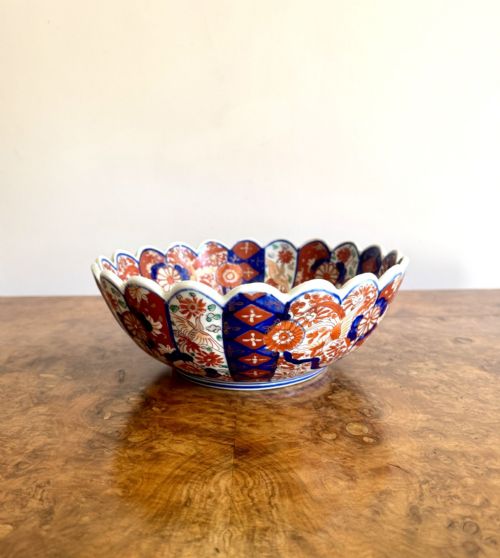 FANTASTIC QUALITY ANTIQUE JAPANESE IMARI SCALLOPED EDGE BOWL