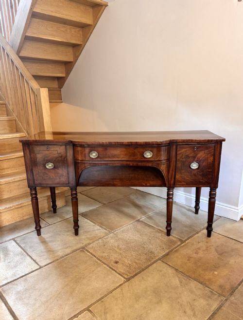 FANTASTIC QUALITY ANTIQUE GEORGE III MAHOGANY SIDEBOARD