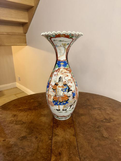 FINE QUALITY LARGE ANTIQUE JAPANESE IMARI VASE