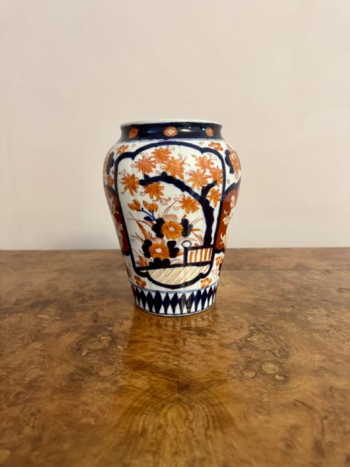LOVELY QUALITY ANTIQUE JAPANESE IMARI VASE