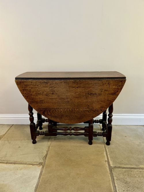 18TH CENTURY QUALITY ANTIQUE OAK DROP LEAF DINING TABLE
