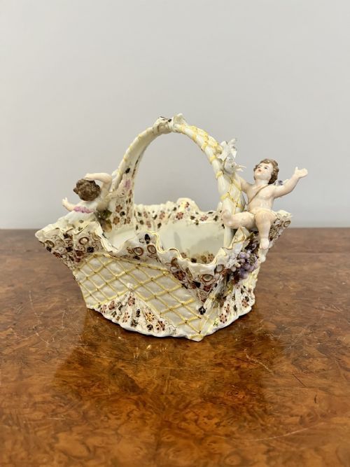 FANTASTIC QUALITY ANTIQUE VICTORIAN PORCELAIN BASKET