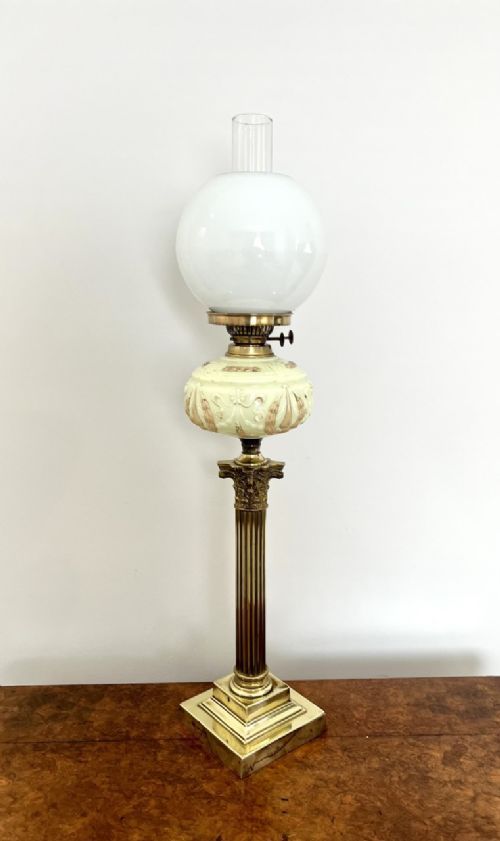 FANTASTIC QUALITY LARGE ANTIQUE VICTORIAN BRASS OIL LAMP