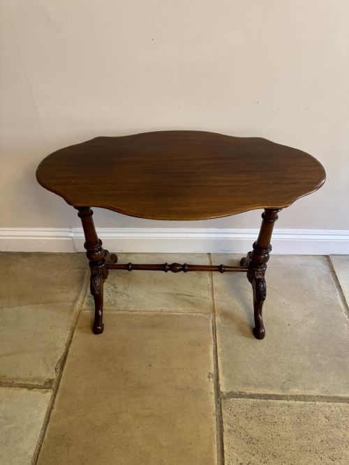 ANTIQUE VICTORIAN WALNUT LAMP TABLE