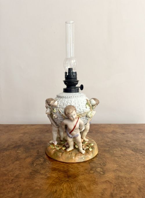 OUTSTANDING QUALITY ANTIQUE SITZENDORF PORCELAIN OIL LAMP