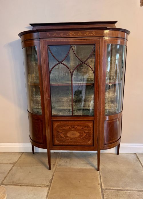 Elegant quality antique Edwardian mahogany inlaid bowfront display cabinet 