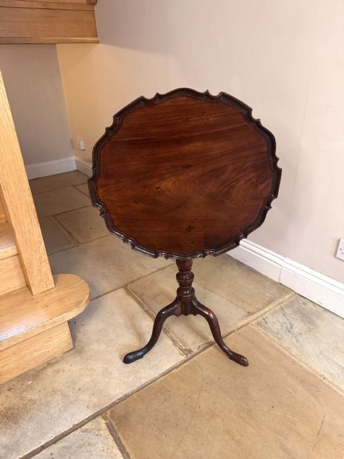 Fine Quality Antique George II Mahogany Occasional Table