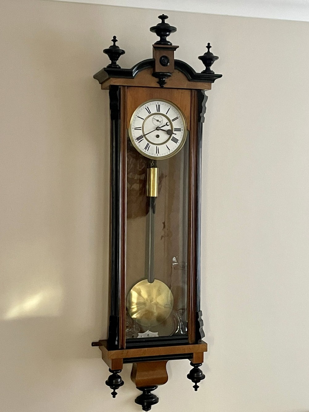 Quality Victorian walnut cased Vienna one weight wall clock