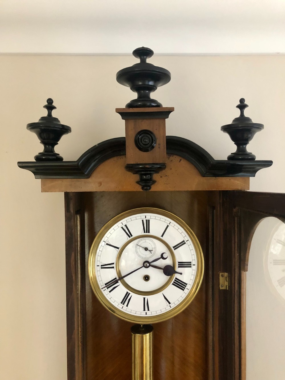 Quality Victorian walnut cased Vienna one weight wall clock View IX