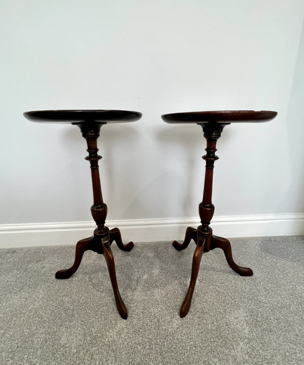 Pair of quality mahogany lamp tables 