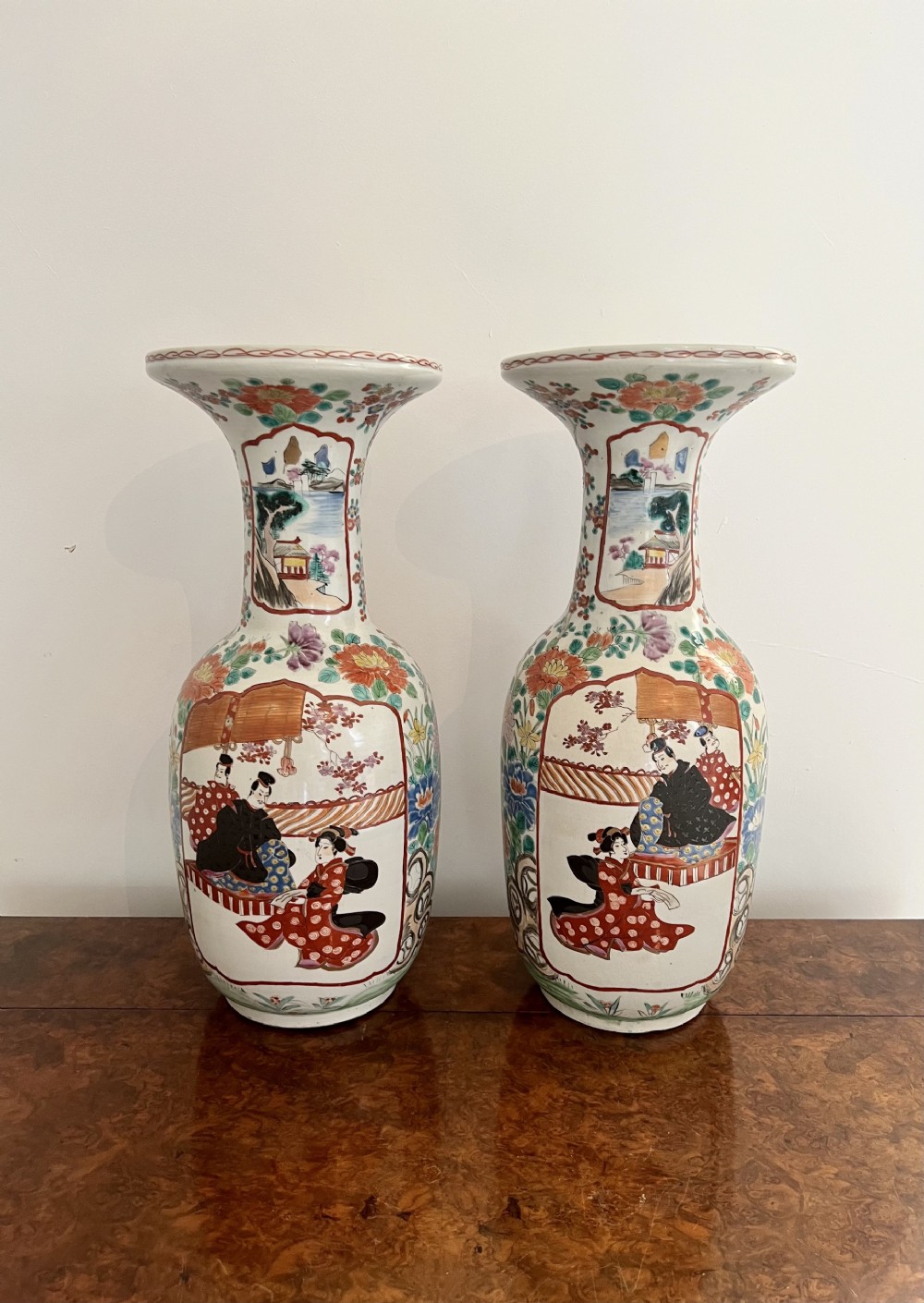 Fantastic quality pair of large antique Japanese imari vases 