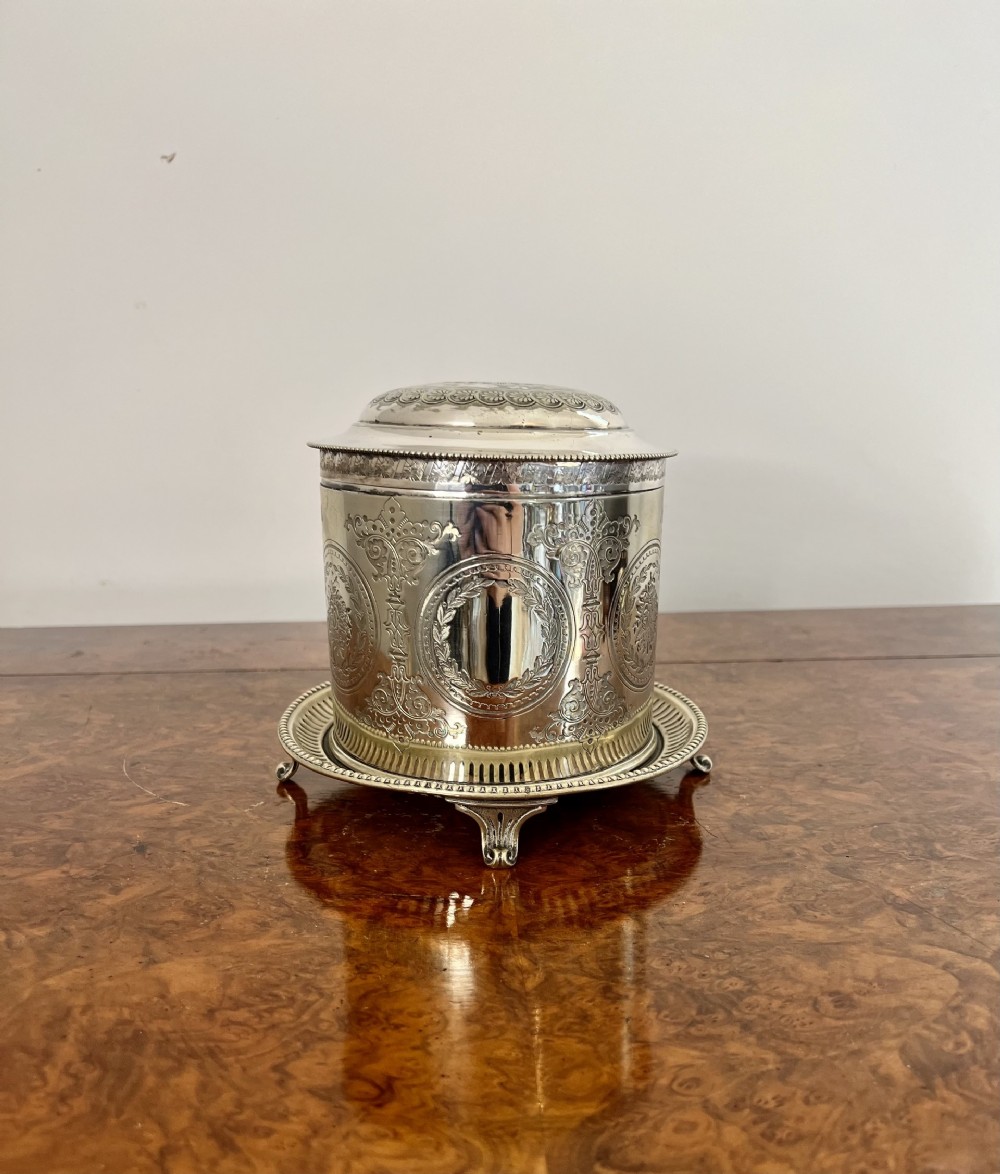 Stunning antique Edwardian silver plated biscuit barrel 