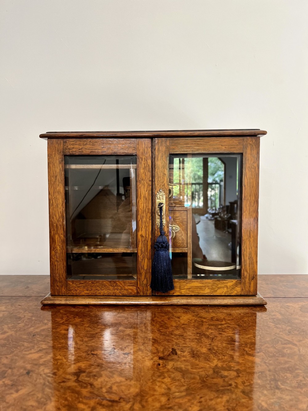 Fantastic quality antique Edwardian oak smokers cabinet 
