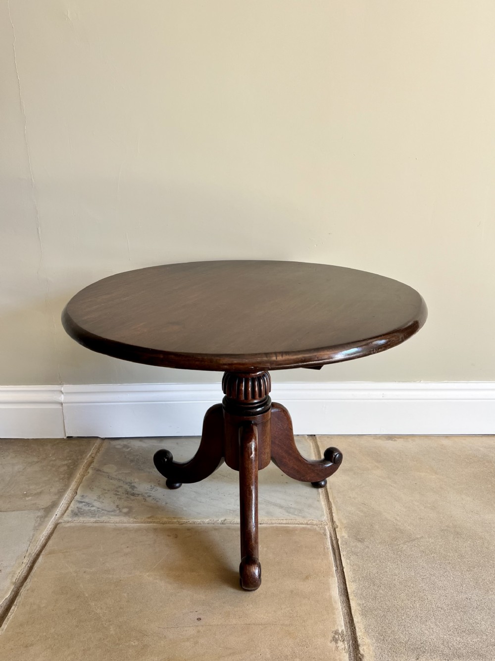 Antique Victorian quality mahogany coffee table 