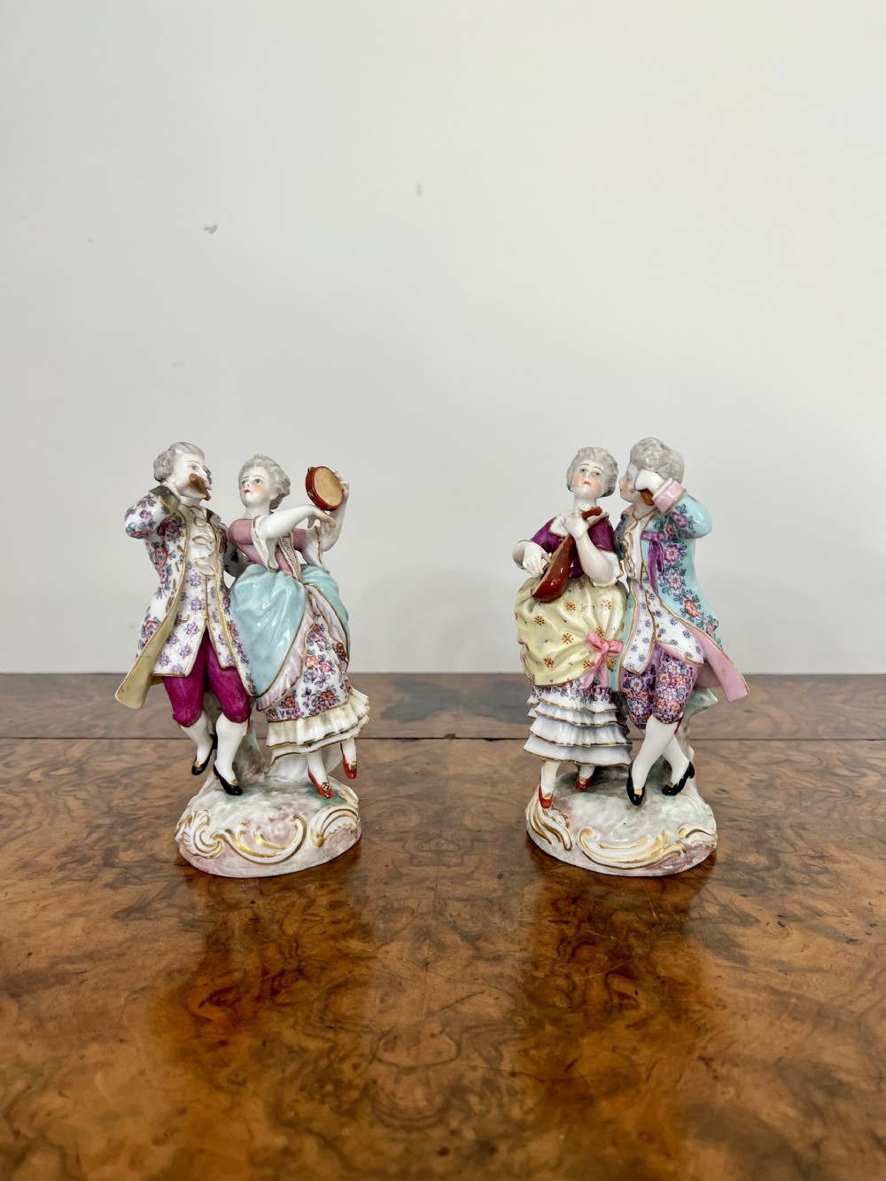 Elegant pair of quality antique 19th century porcelain Meissen figurines 