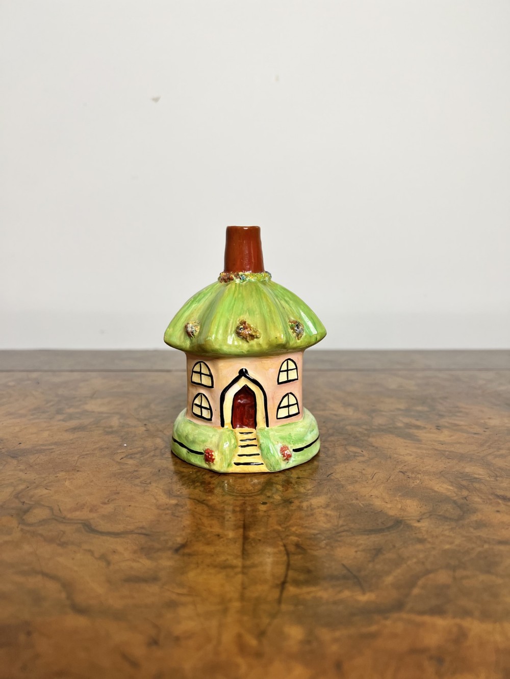 Quality antique Victorian Staffordshire cottage