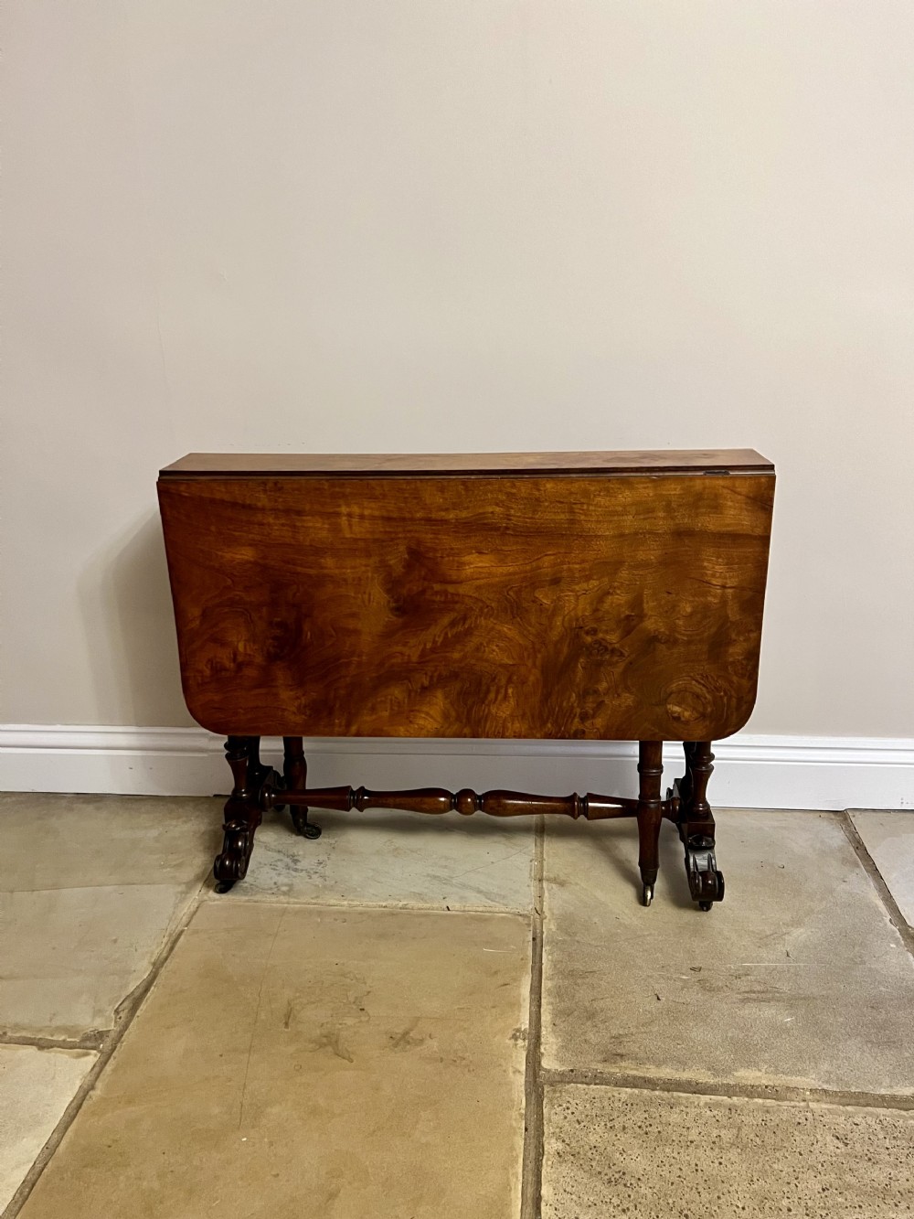 Antique Victorian quality burr walnut Sutherland table 