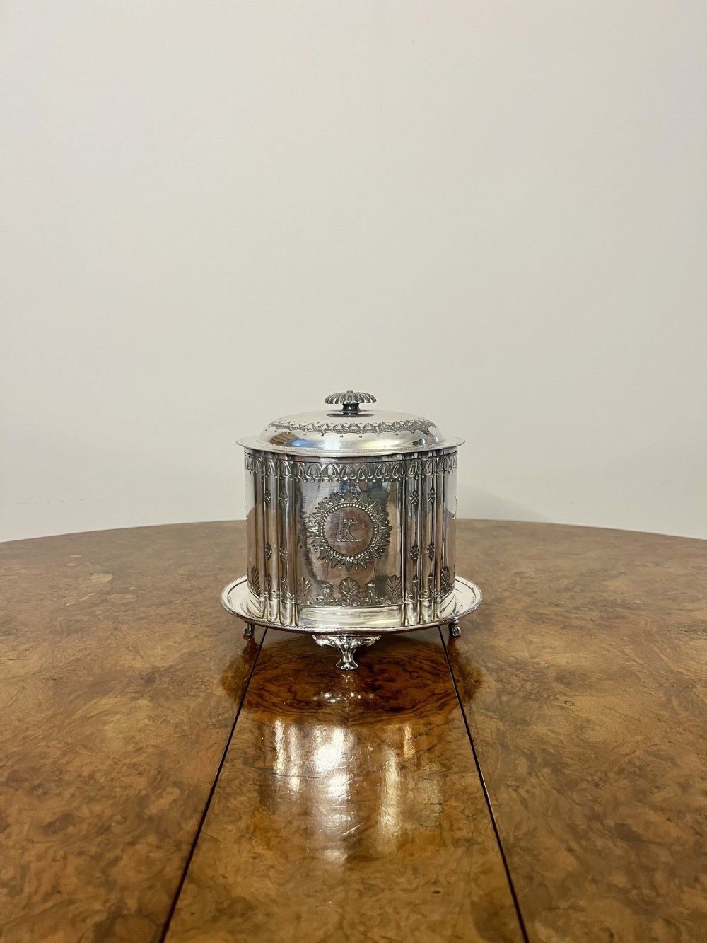 Stunning antique Victorian silver plated biscuit barrel