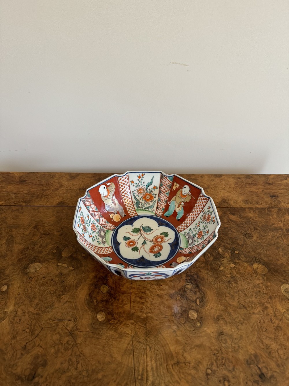 Fantastic quality antique Japanese imari bowl