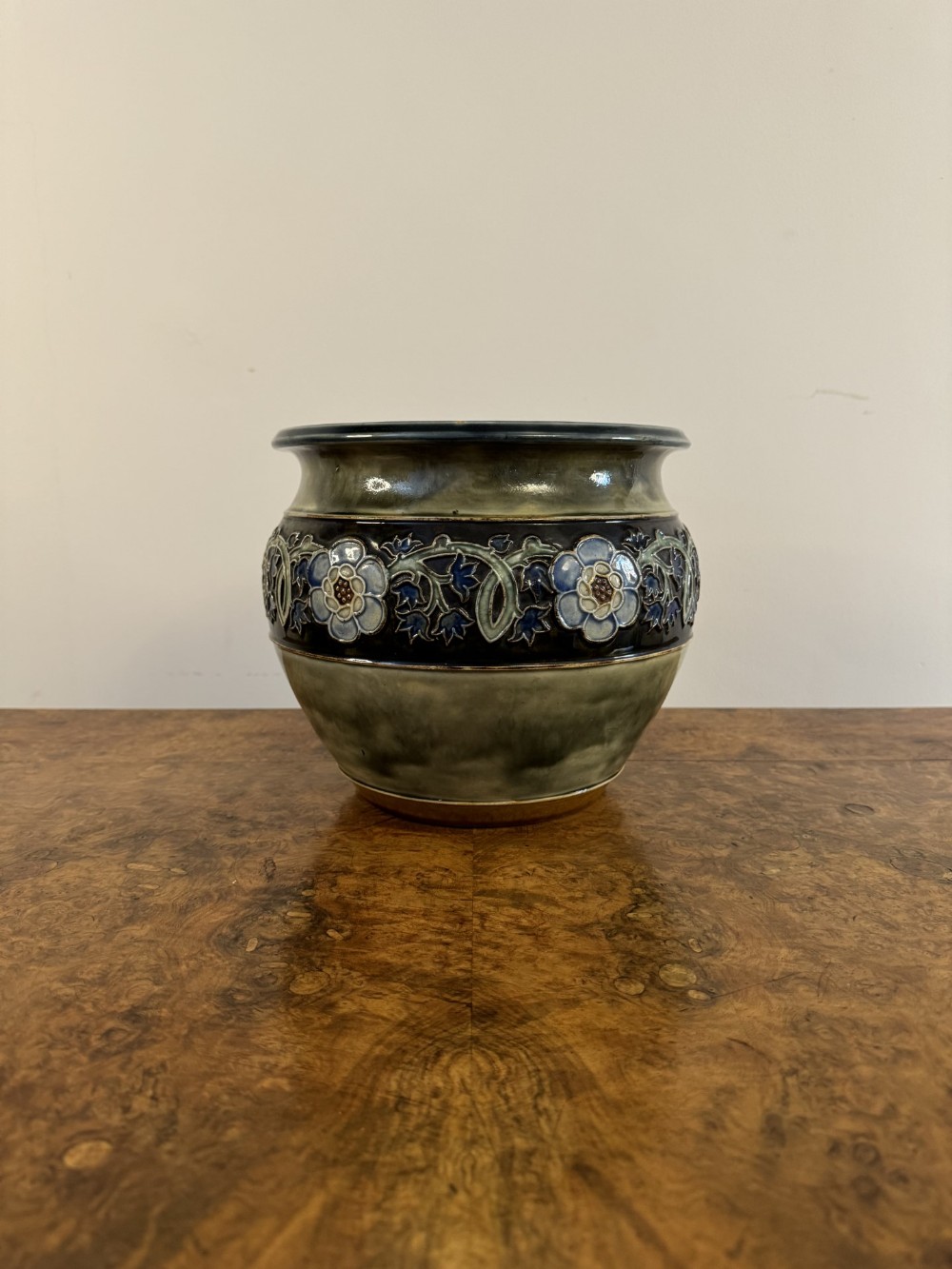Stunning quality antique Royal Doulton jardiniere