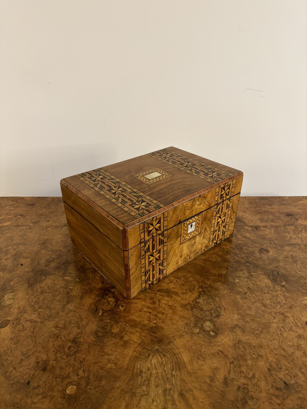 Quality antique Victorian walnut tunbridge ware inlaid sewing box 