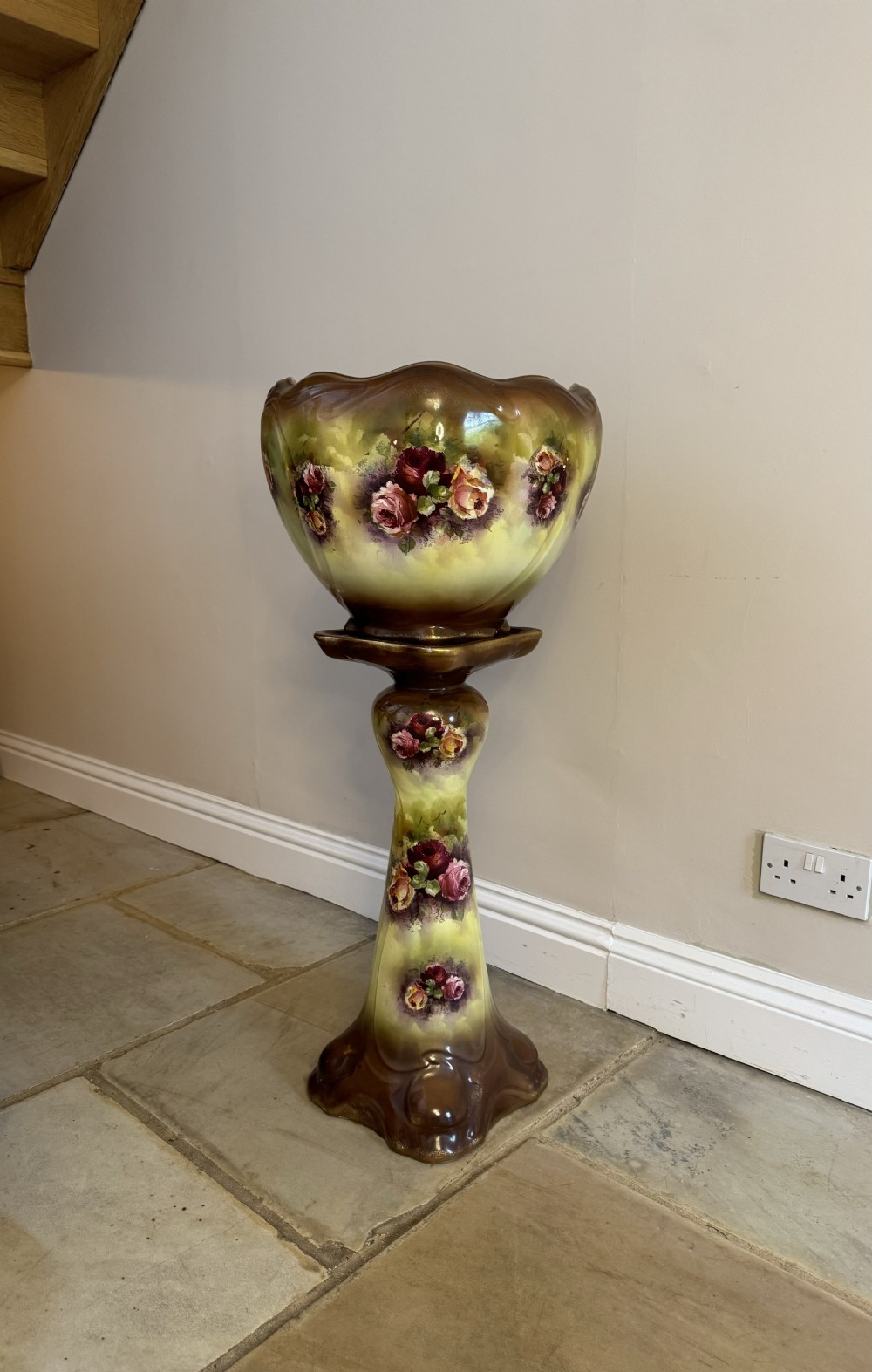 Lovely antique Edwardian jardiniere on a stand 